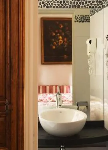 Hotel Exelmans 2*