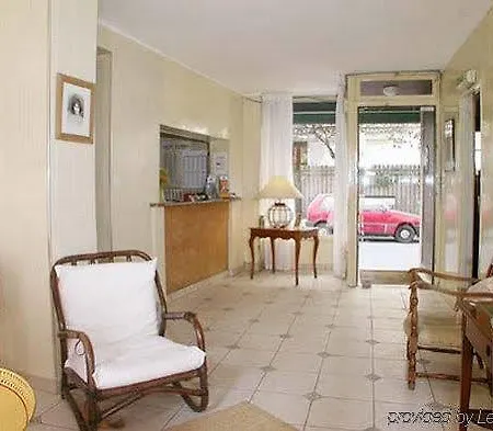 Exelmans Hotel 2*