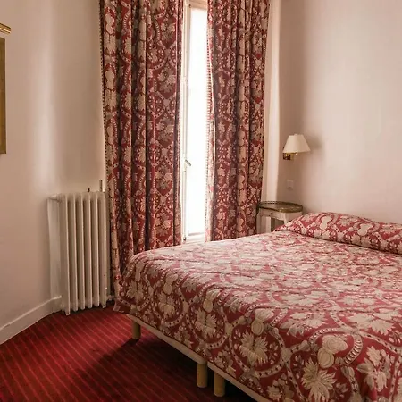 Hotel Exelmans 2*